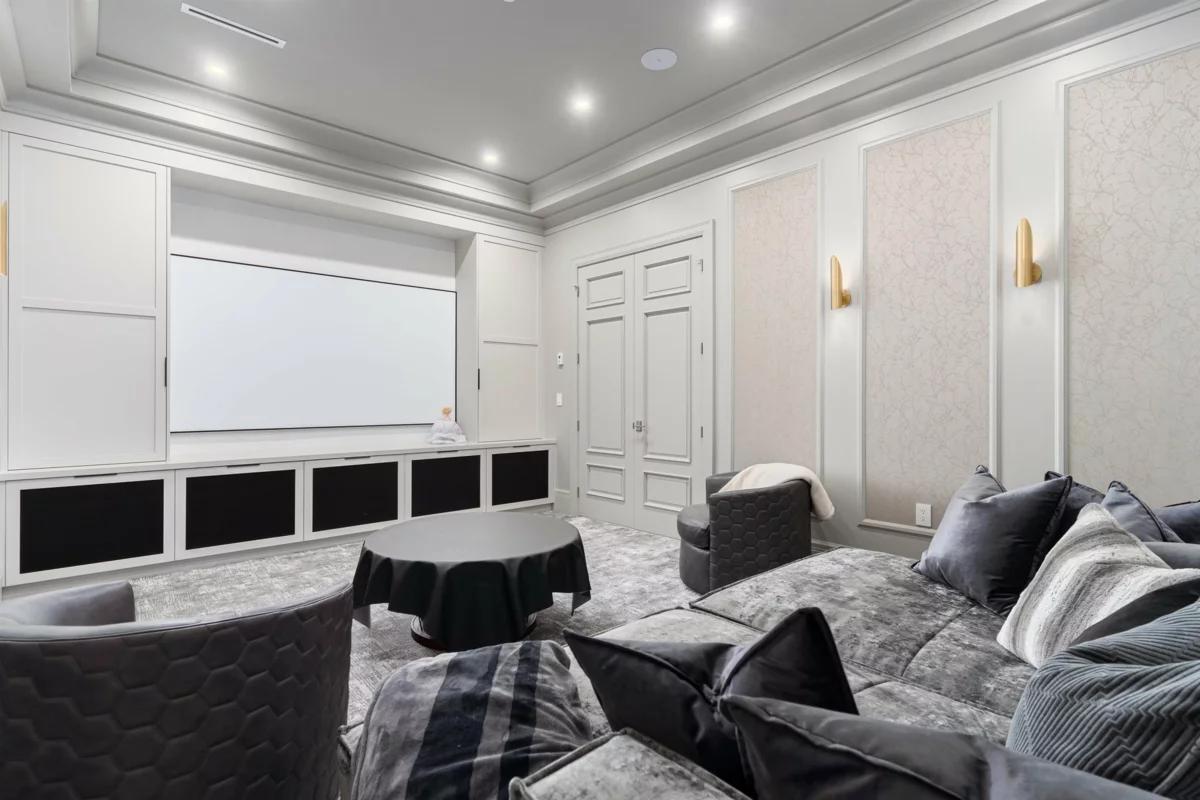 Garden / Landscaping Photo of 6005 Alma Street, Vancouver, BC