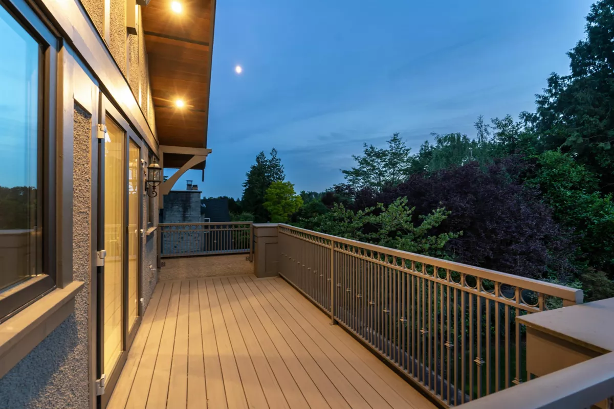 Laundry Room Photo of 6005 Alma Street, Vancouver, BC