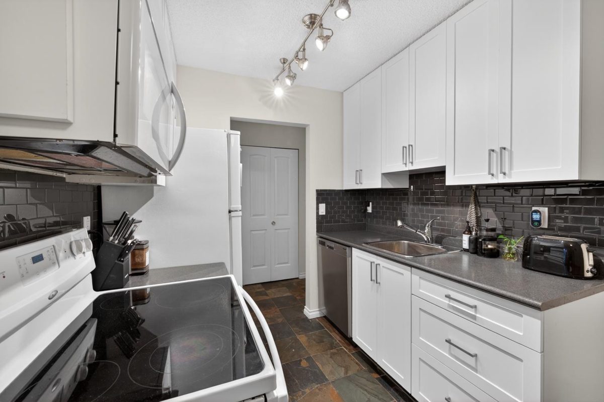 Bedroom 4 Photo of 326 680 E 5th Avenue, Vancouver, BC