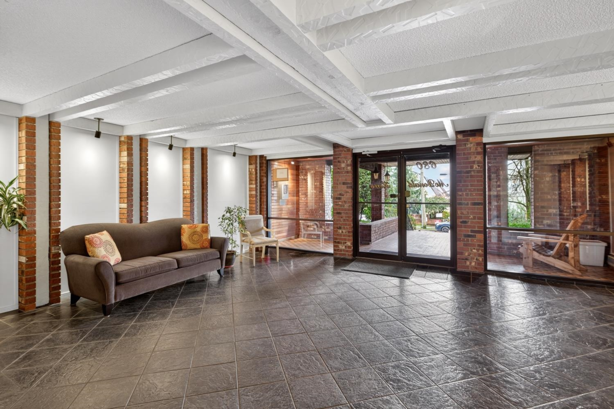Dining Area Photo of 326 680 E 5th Avenue, Vancouver, BC