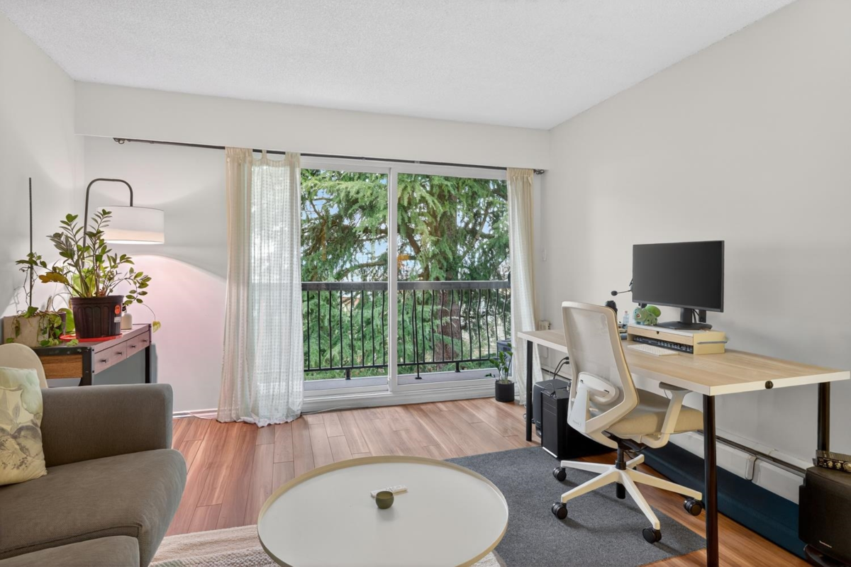 Primary Bathroom Photo of 326 680 E 5th Avenue, Vancouver, BC