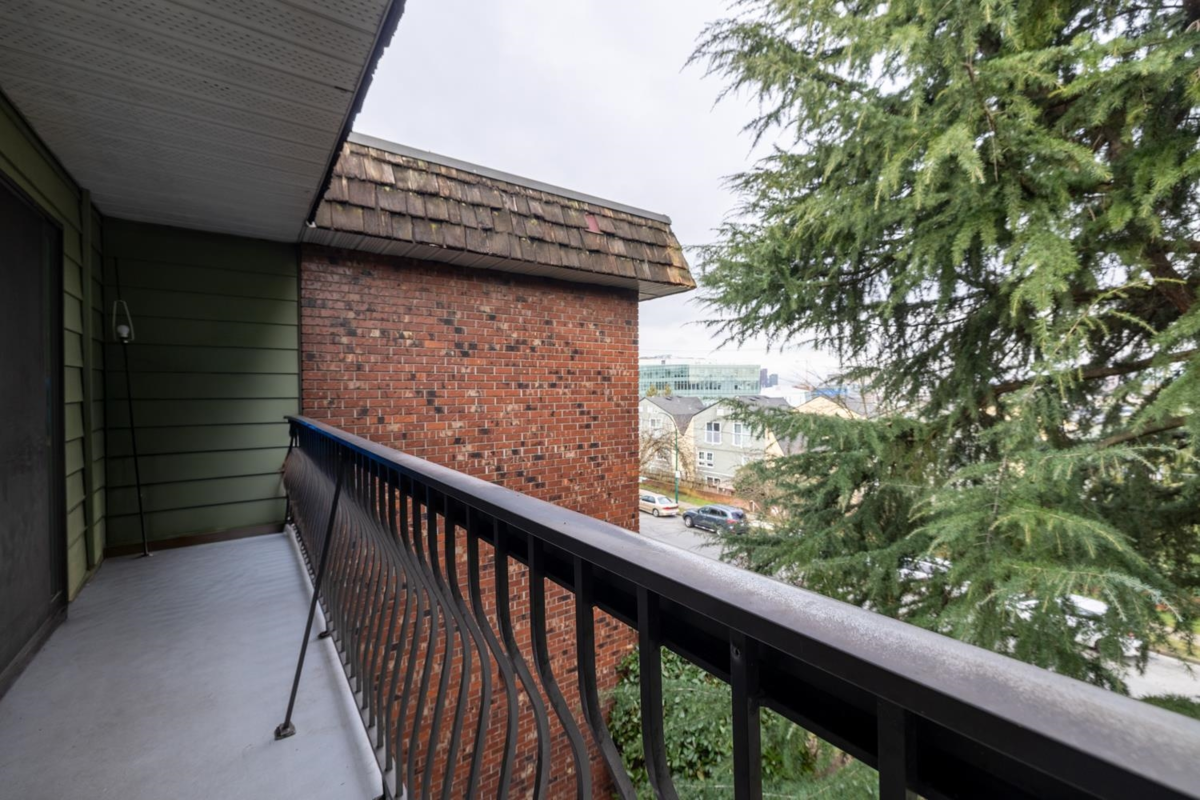 Swimming Pool Photo of 326 680 E 5th Avenue, Vancouver, BC