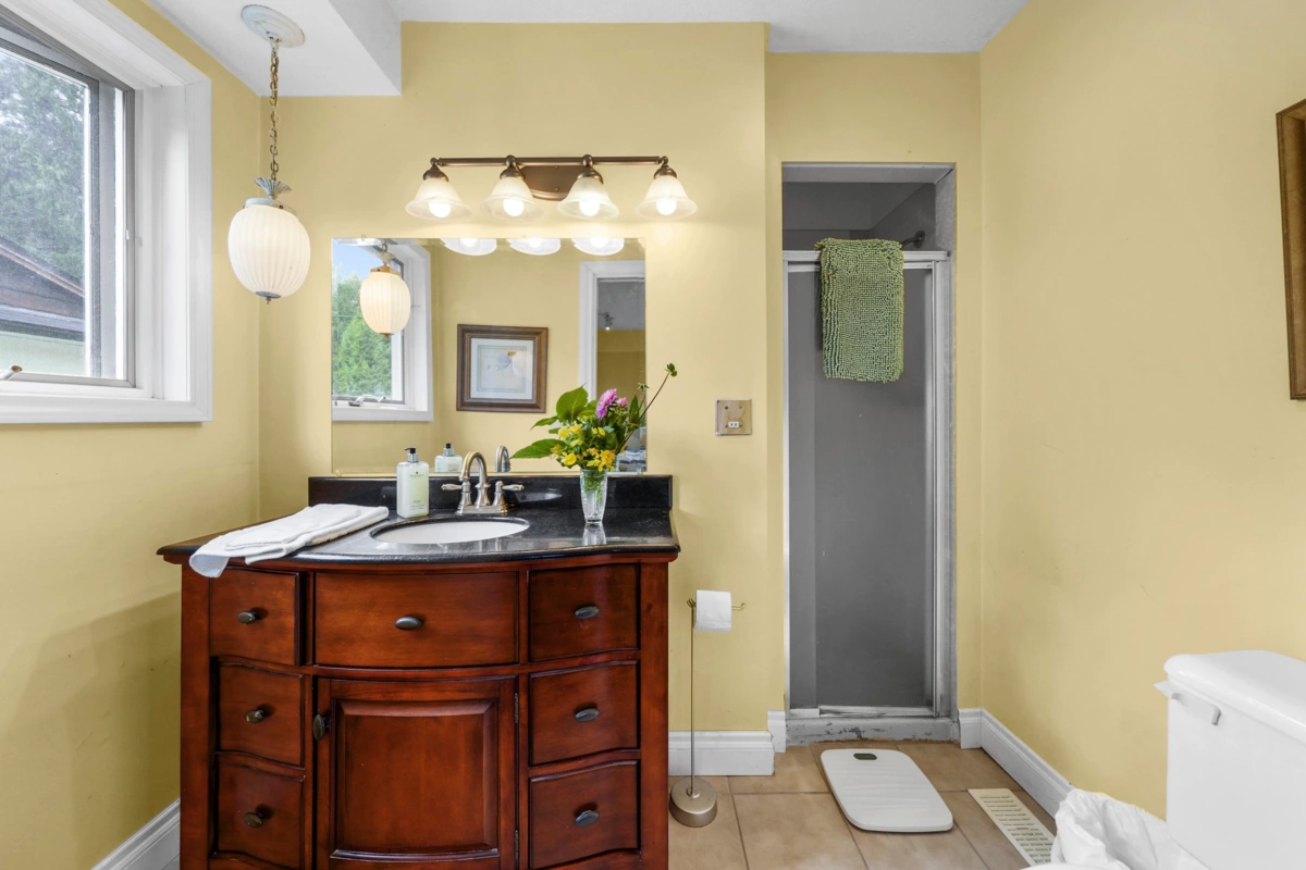 Guest Bathroom Photo of 5174 Dennison Drive, Delta, BC