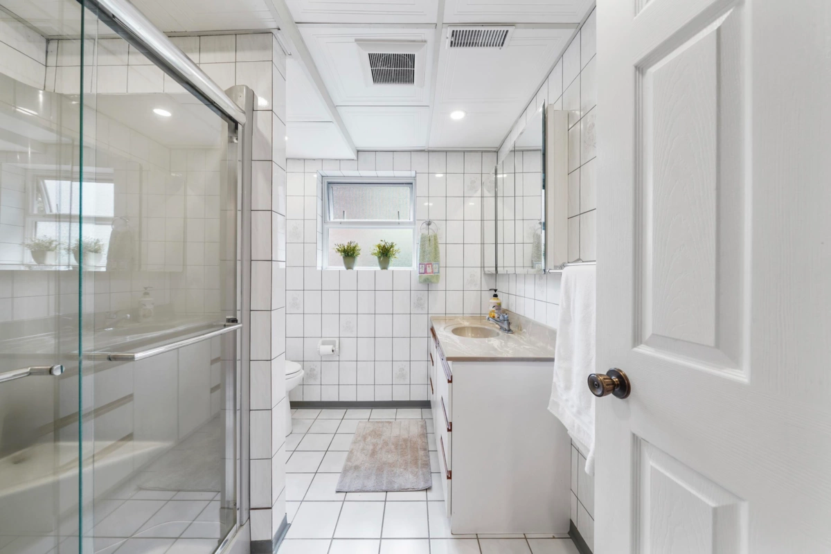 Hallway Photo of 5174 Dennison Drive, Delta, BC