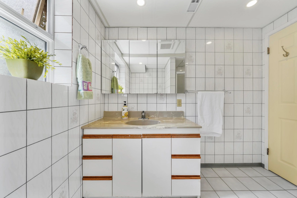 Staircase Photo of 5174 Dennison Drive, Delta, BC