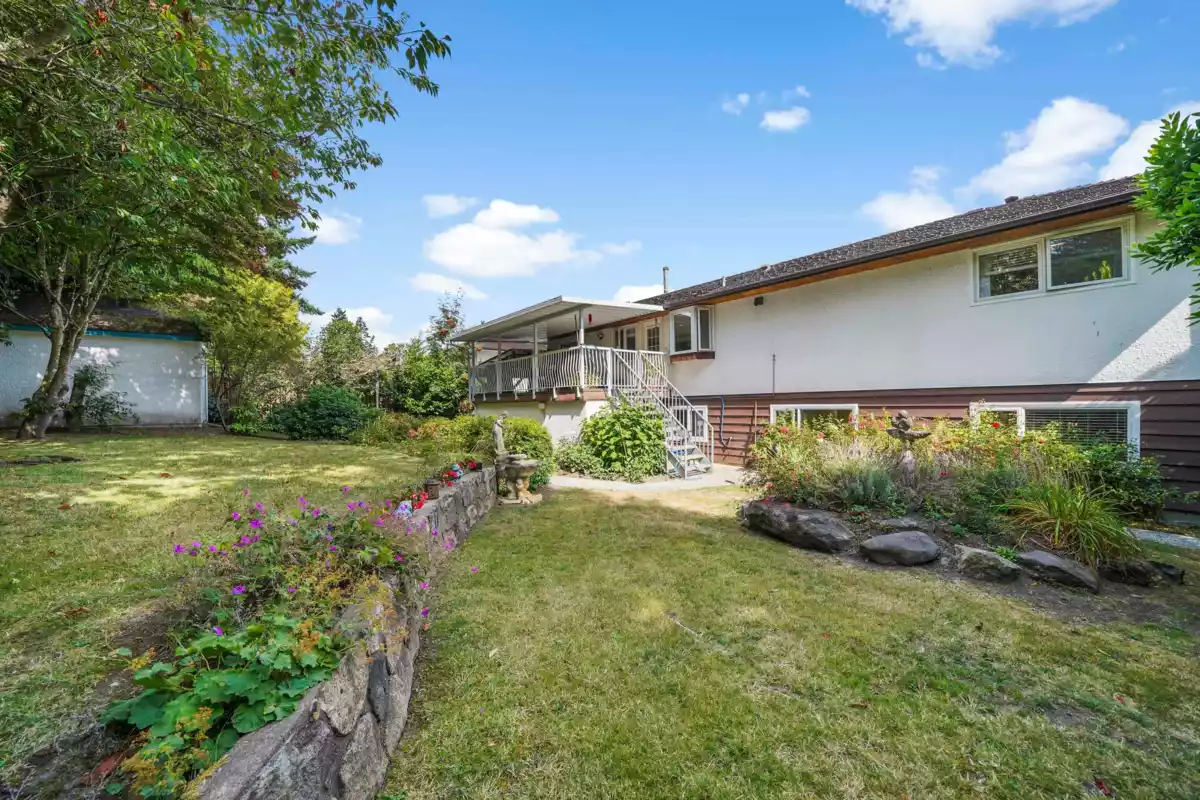 Swimming Pool Photo of 5174 Dennison Drive, Delta, BC