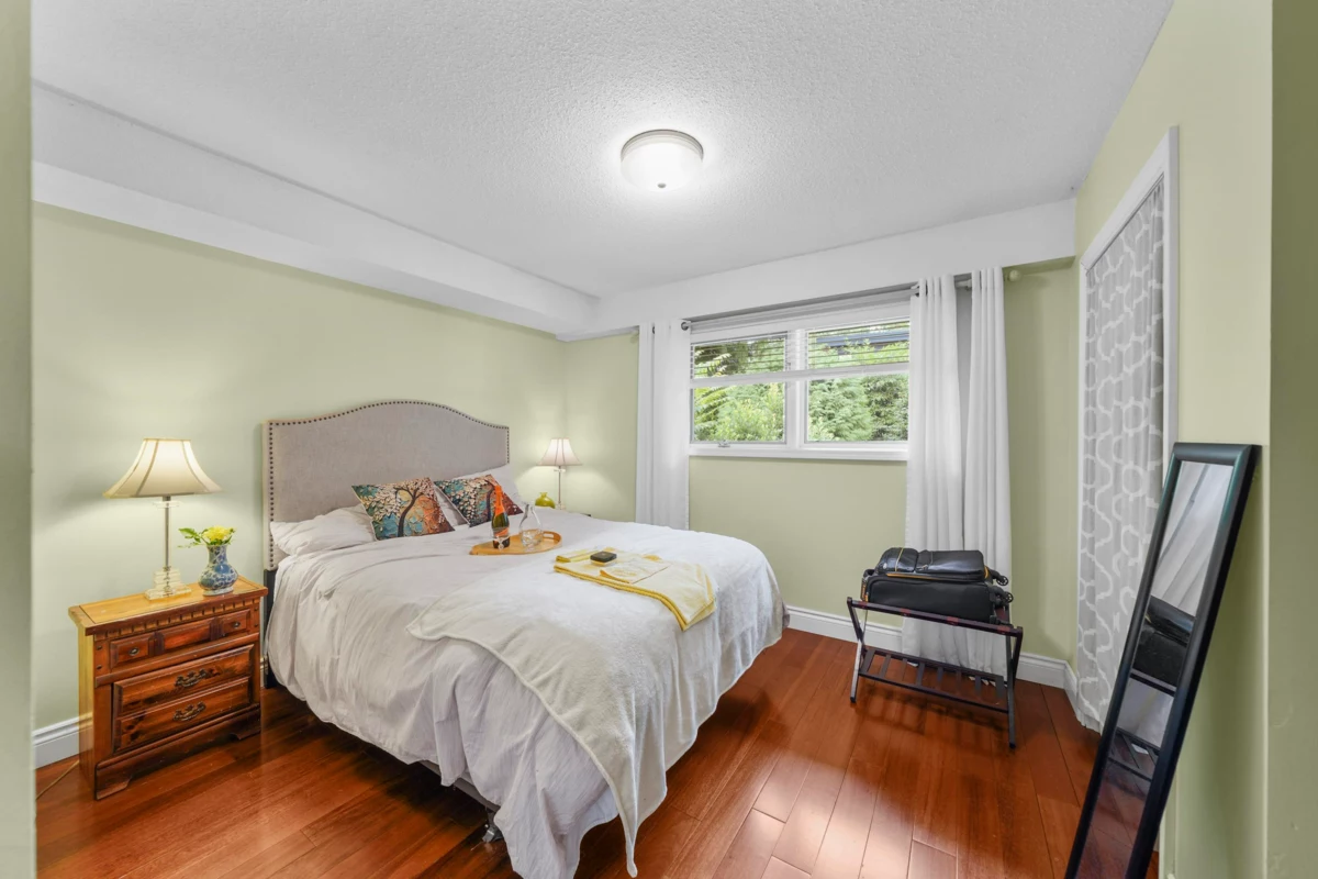 Walk-In Closet Photo of 5174 Dennison Drive, Delta, BC