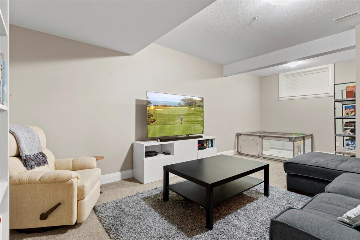 Swimming Pool Photo of 5408 Peach Road, Chilliwack, BC