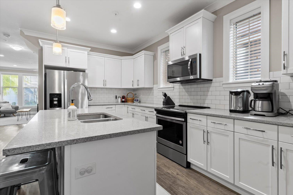 Walk-In Closet Photo of 5408 Peach Road, Chilliwack, BC