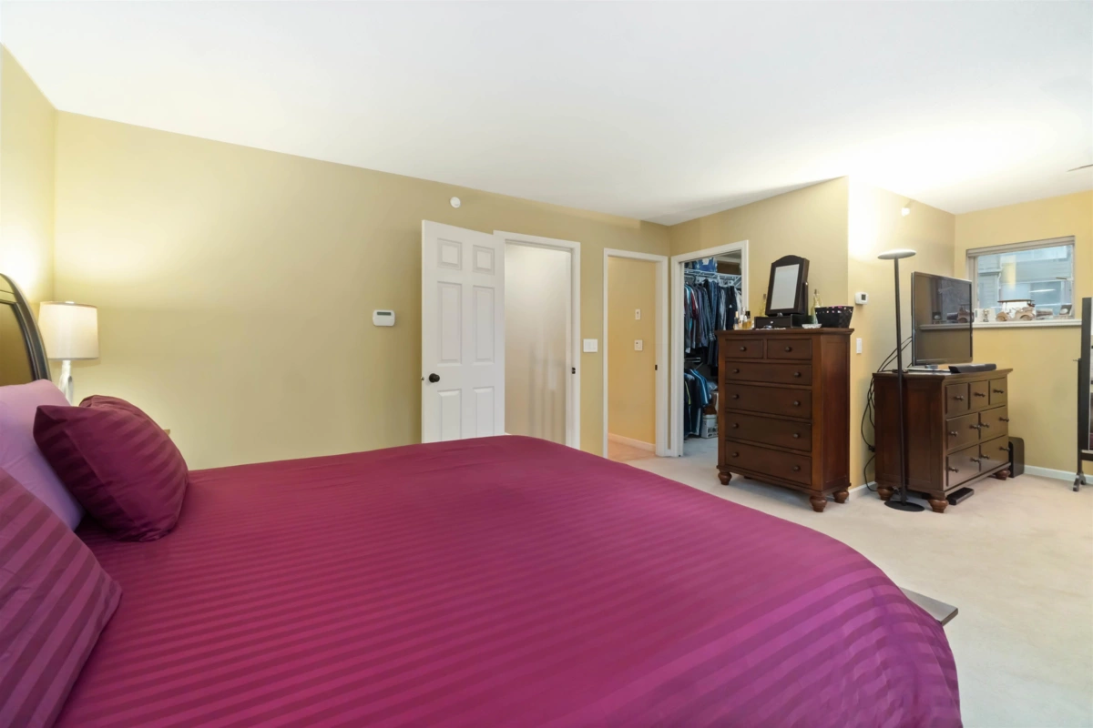 Office / Den Photo of 54 323 Governors Court, New Westminster, BC