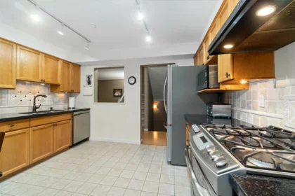 Primary Bathroom Photo of 54 323 Governors Court, New Westminster, BC