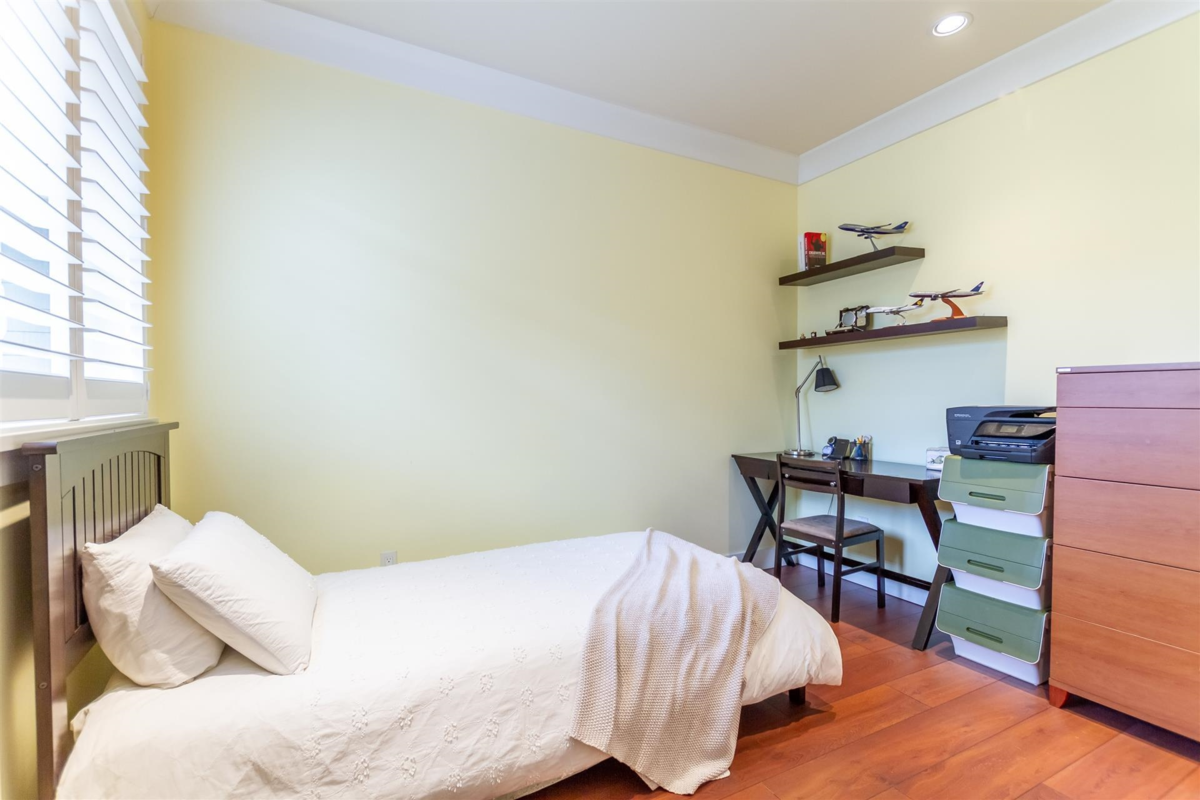 Bedroom 3 Photo of 18 3122 160 Street, Surrey, BC