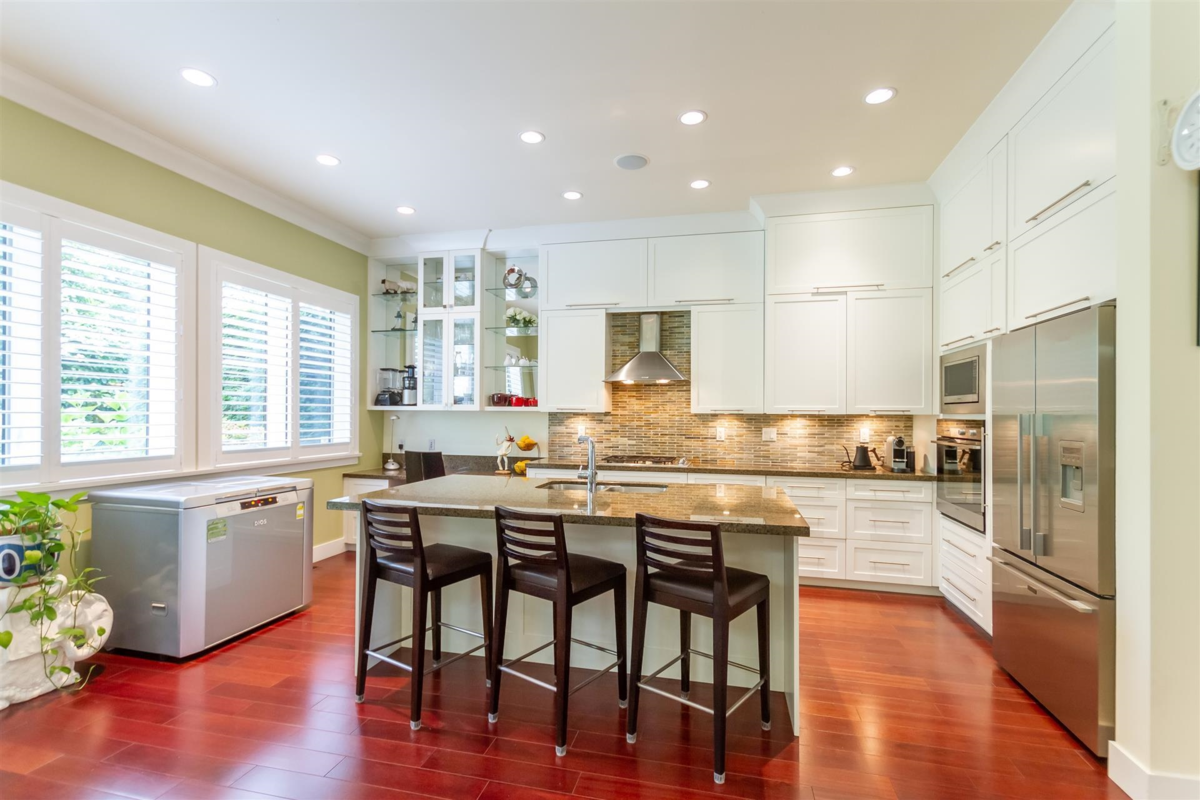 Kitchen Island Photo of 18 3122 160 Street, Surrey, BC