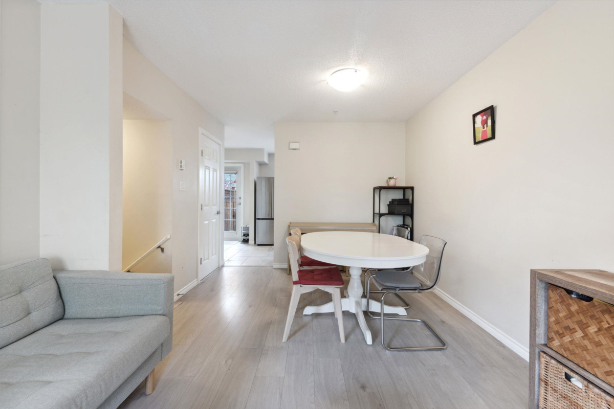 Family Room Photo of 39 14855 100 Avenue, Surrey, BC