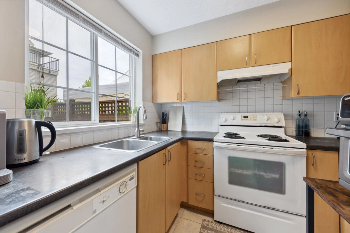 Primary Bathroom Photo of 39 14855 100 Avenue, Surrey, BC