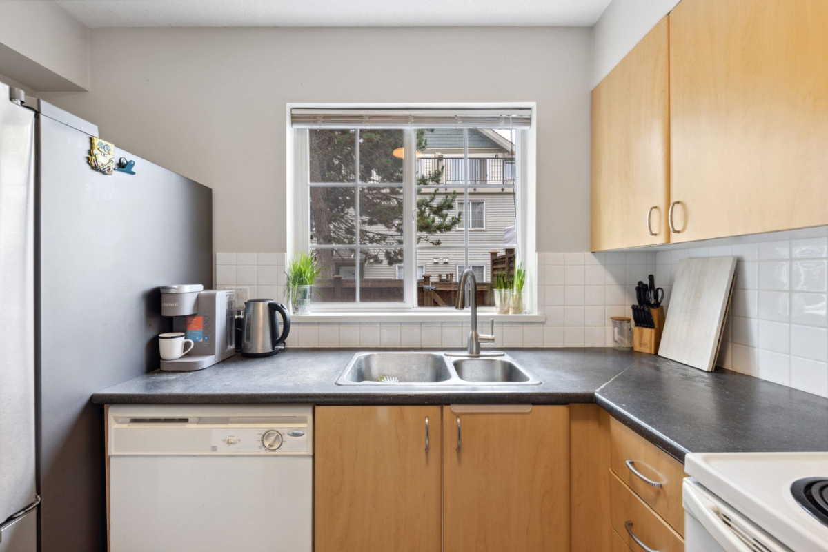 Walk-In Closet Photo of 39 14855 100 Avenue, Surrey, BC