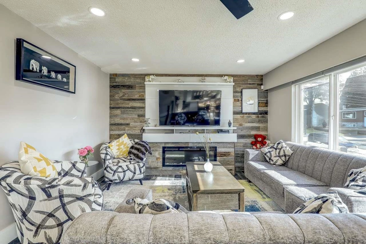 Dining Area Photo of 11467 87 Avenue, Delta, BC