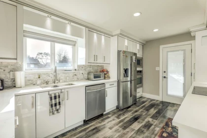 Walk-In Closet Photo of 11467 87 Avenue, Delta, BC