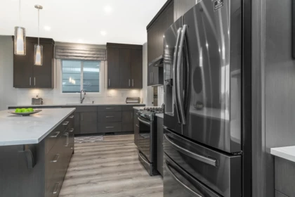 Kitchen Island Photo of 40 4295 Old Clayburn Road, Abbotsford, BC