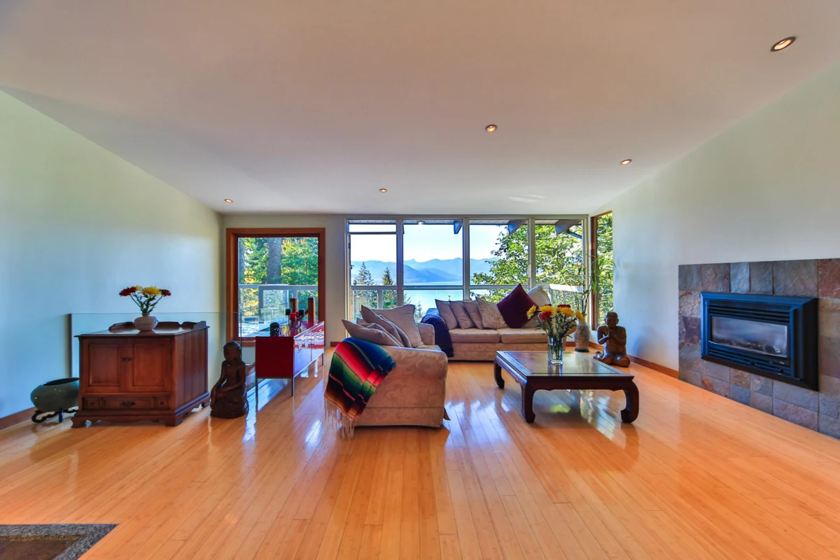 Dining Area Photo of 170 Highview Place, Lions Bay, BC