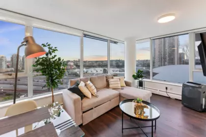 1802 688 Abbott Street, Vancouver, BC, Vancouver — Apartment/Condo for sale