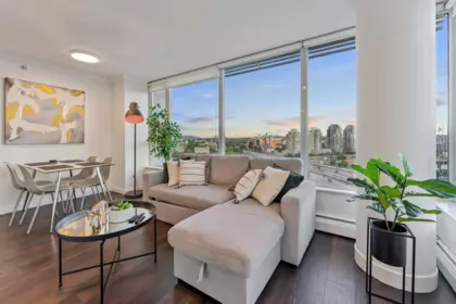 1802 688 Abbott Street, Vancouver, BC, Vancouver — Apartment/Condo for sale