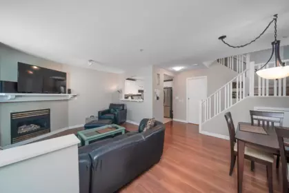 15 1015 Lynn Valley Road, North Vancouver, BC, North Vancouver — Townhouse for sale