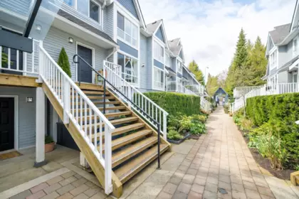 15 1015 Lynn Valley Road, North Vancouver, BC, North Vancouver — Townhouse for sale