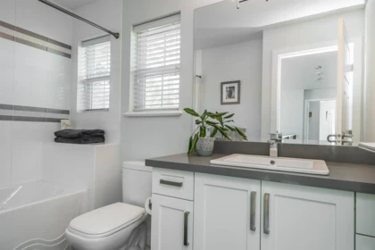 Entry Foyer Photo of 16772 23 Avenue, Surrey, BC