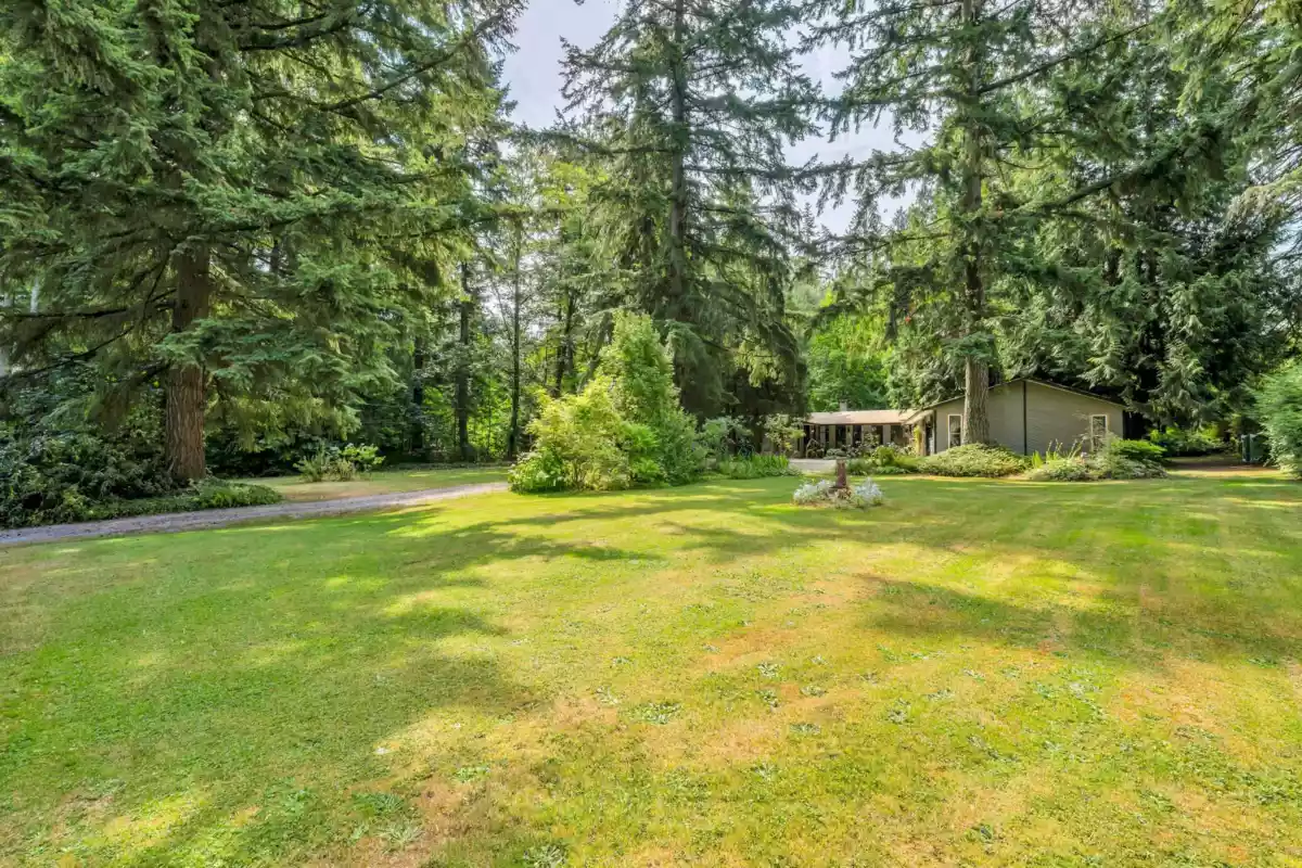Family Room Photo of 17300 26 Avenue, Surrey, BC