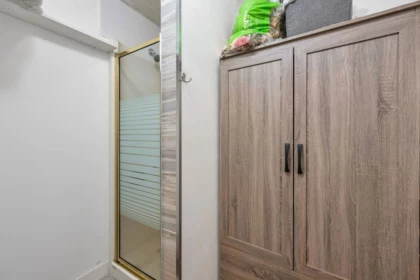 Hallway Photo of 17300 26 Avenue, Surrey, BC