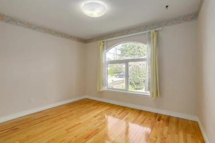 Primary Bedroom Photo of 7546 12th Avenue, Burnaby, BC