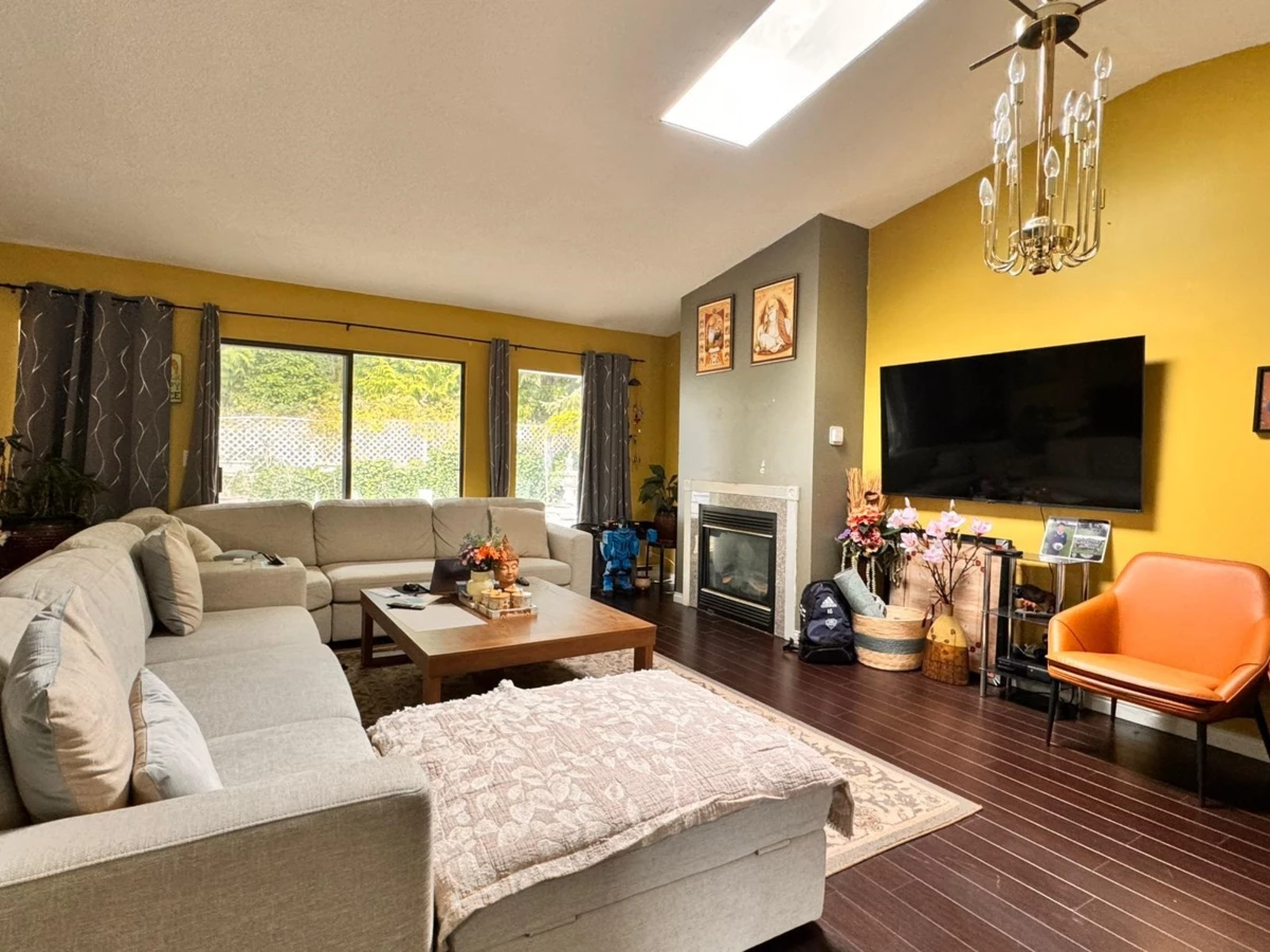 Living Room Photo of 11101 Canyon Crescent, Delta, BC