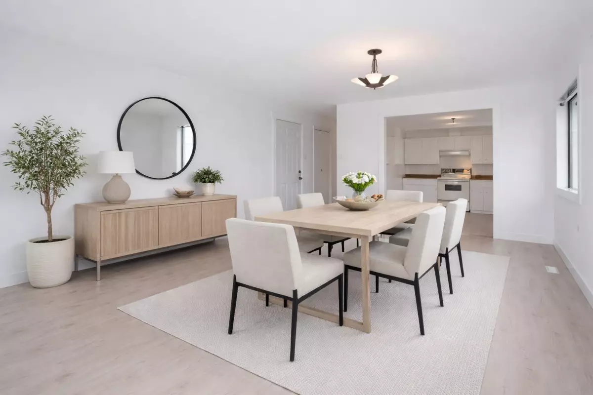 Dining Area Photo of 3363 271a Street, Langley, BC