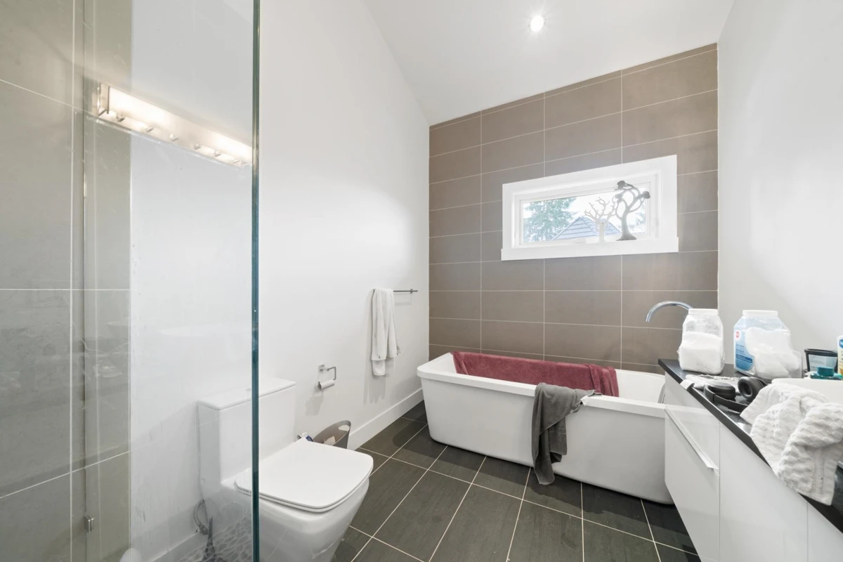 Guest Bathroom Photo of 116 Deerview Lane, Anmore, BC