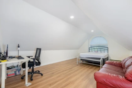 Hallway Photo of 418 Balfour Drive, Coquitlam, BC