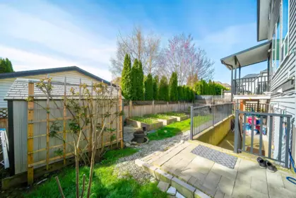 Outdoor Kitchen Photo of 19688 70a Avenue, Langley, BC
