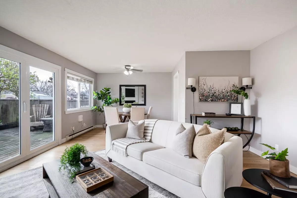 Family Room Photo of 35 46689 First Avenue, Chilliwack, BC