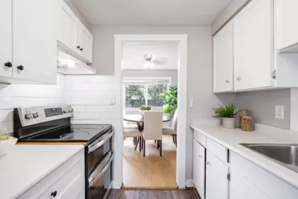 Kitchen Island Photo of 35 46689 First Avenue, Chilliwack, BC