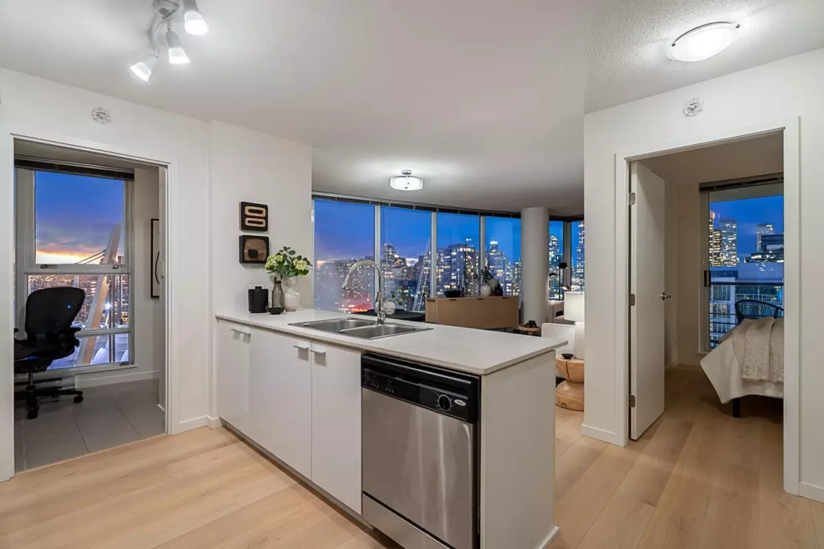 Living Room Photo of 2803 111 W Georgia Street, Vancouver, BC