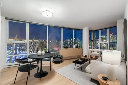 Breakfast Nook Photo of 2803 111 W Georgia Street, Vancouver, BC