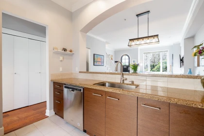 Guest Bathroom Photo of 991 W 38th Avenue, Vancouver, BC