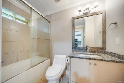 Hot Tub / Spa Photo of 3 1426 Finlay Street, White Rock, BC