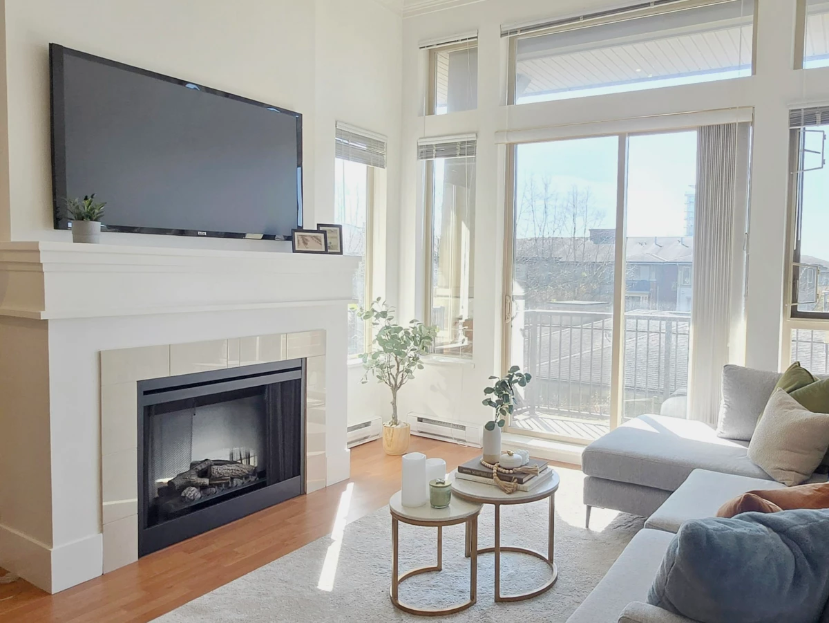 Dining Area Photo of 1427 5133 Garden City Road, Richmond, BC