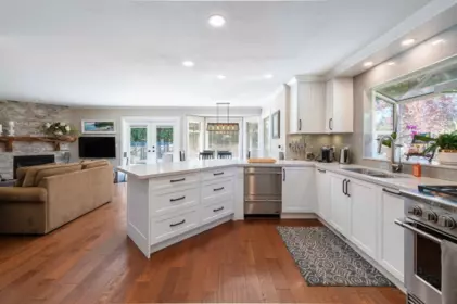 Kitchen Island Photo of 12076 57 Avenue, Surrey, BC