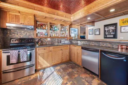 Mudroom Photo of 12076 57 Avenue, Surrey, BC
