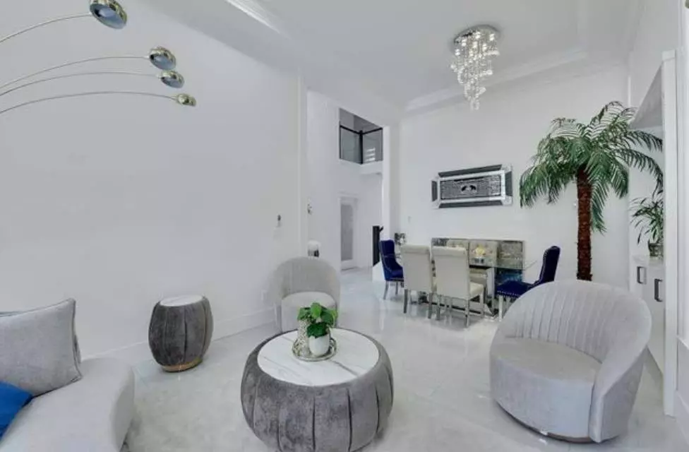 Family Room Photo of 8825 131 Street, Surrey, BC