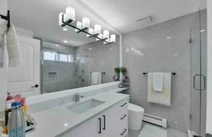 Entry Foyer Photo of 8825 131 Street, Surrey, BC