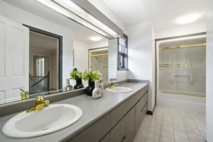 Mudroom Photo of 2271 Sorrento Drive, Coquitlam, BC
