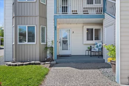 Backyard Photo of 3 45435 Knight Road, Chilliwack, BC